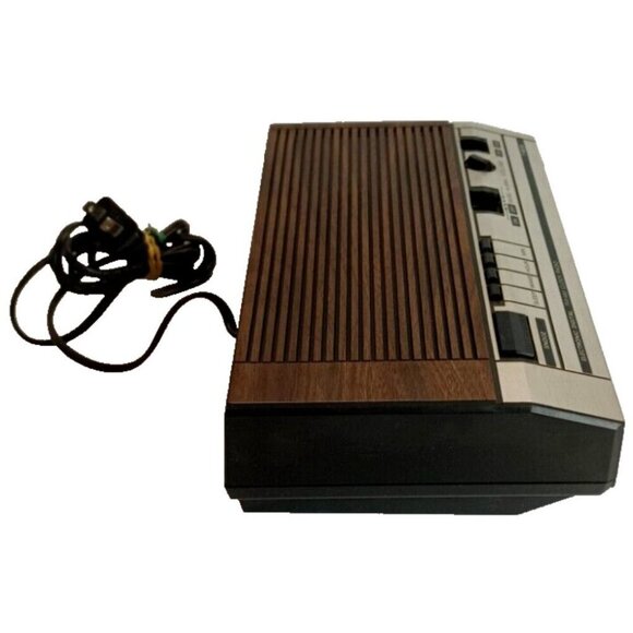 Vintage General Electric AM/FM Alarm Clock/Radio Model 7-4634B Woodgrain Working - Picture 3 of 6